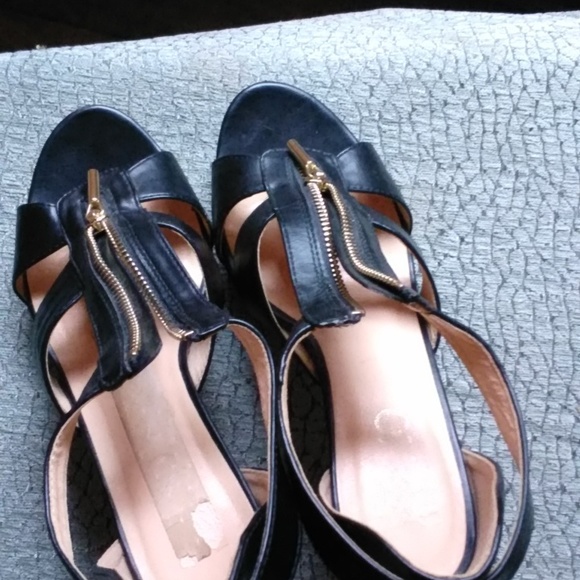 Black zip front heel - Picture 3 of 10